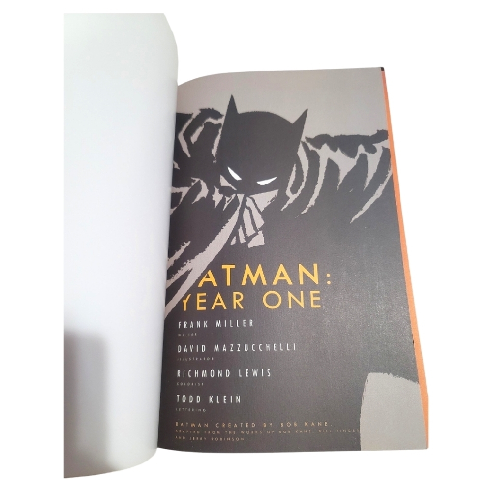 DC BATMAN " Year One " By Frank Miller & David Mazzucchelli - Picture 3 of 7